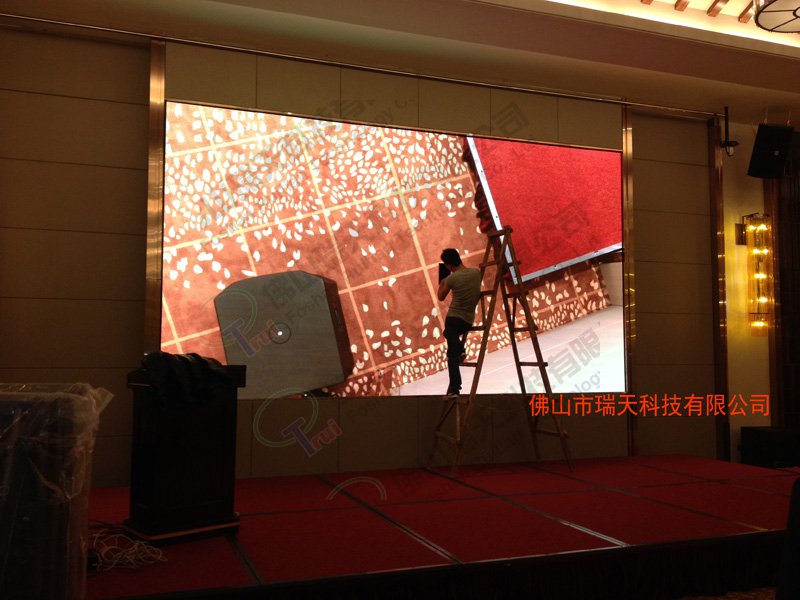 清遠碧桂園P2室內(nèi)全彩顯示